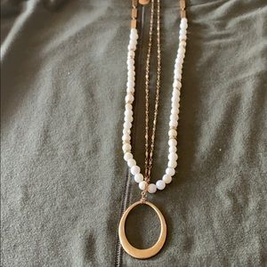 Beautiful gold beaded Stella & Dot necklace